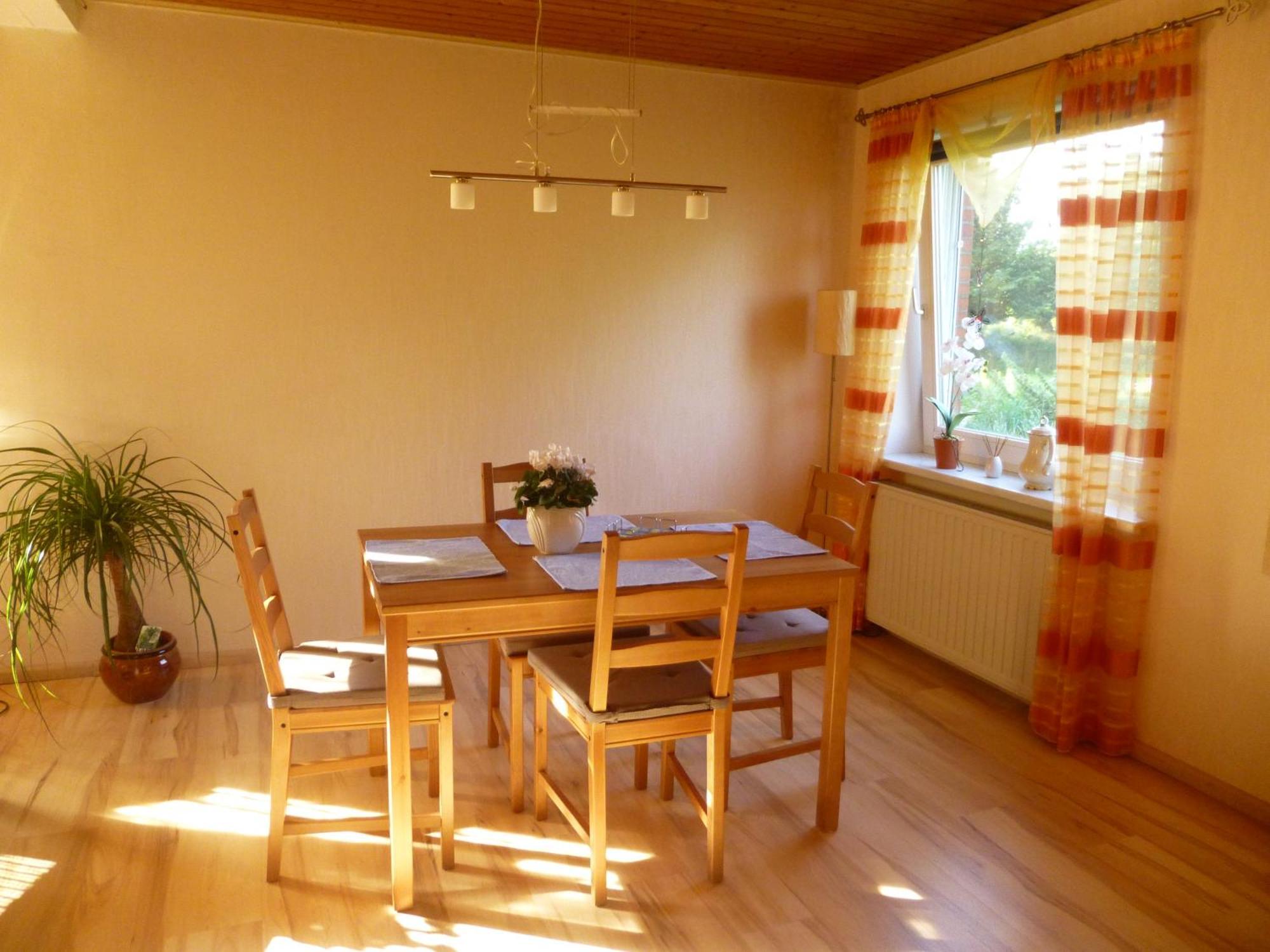 Ferienwohnung Stoeterau - Ebenerdige Fewo Mit Sonnenterrasse Erfde Exterior photo